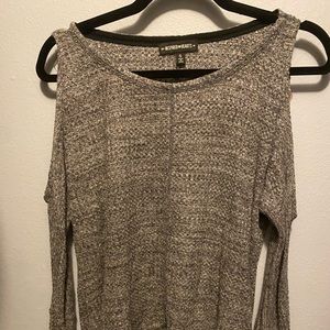 Cold Shoulder gray comfy flowy top